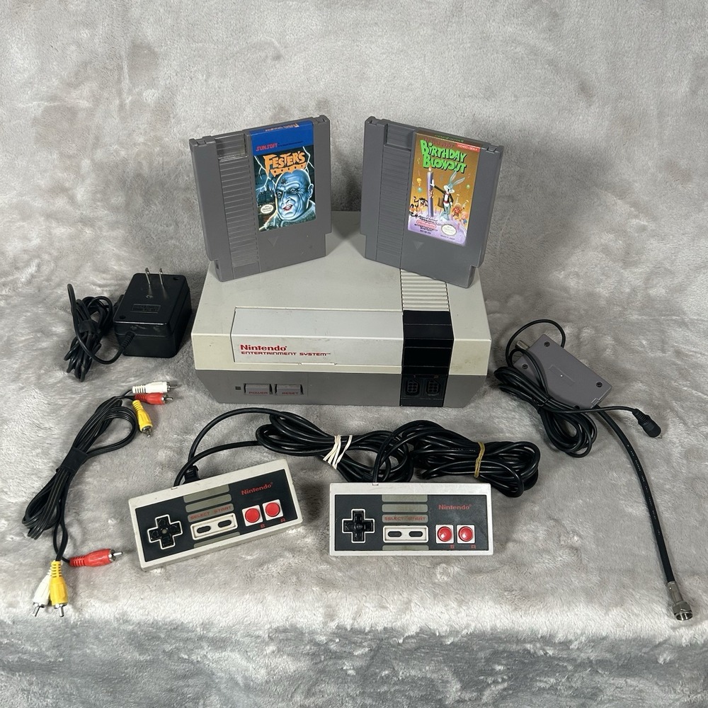 Vintage Nintendo NES-001 Entertainment System Controllers Video Games Lot OEM
